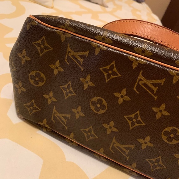 Trade with my new posh friend Authentic Louis Vuitton Batignolles - Picture 3 of 8